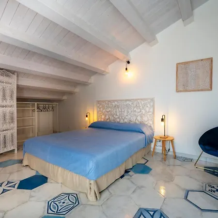 Boutique - 2 Pax Avola